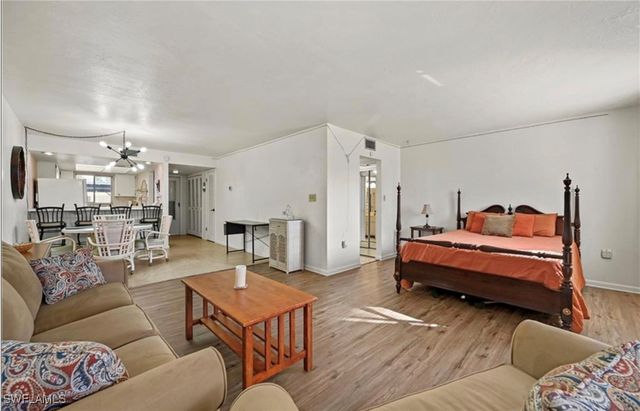 2079 Barkeley LN 6, Fort Myers, FL 33907