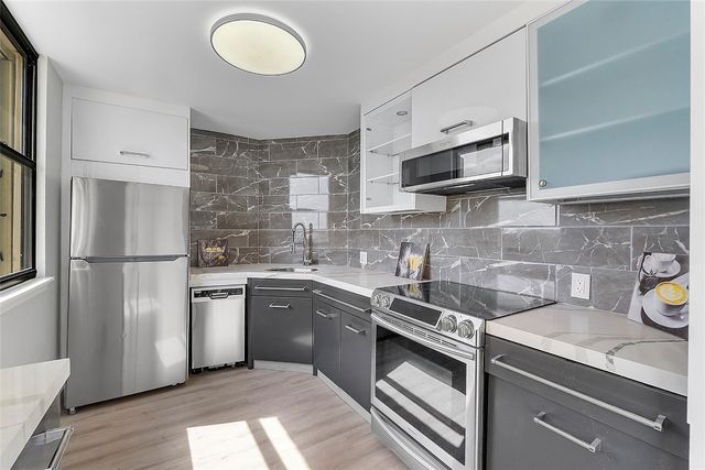 136 Lakeshore Drive T10, North Palm Beach, FL 33408