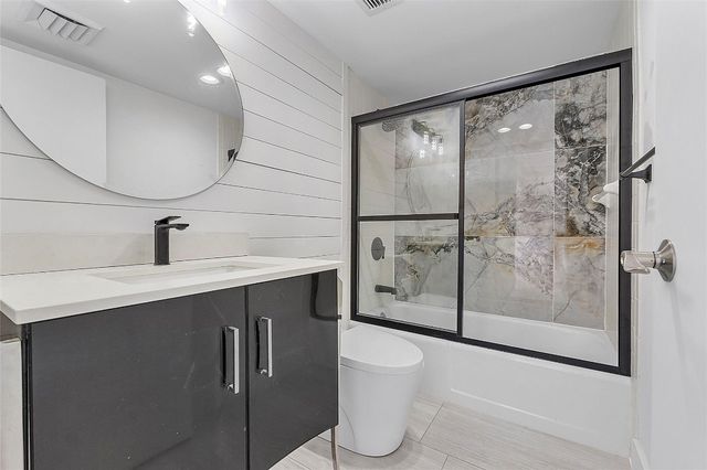 136 Lakeshore Drive T10, North Palm Beach, FL 33408