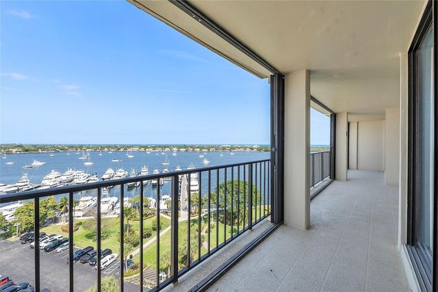 136 Lakeshore Drive T10, North Palm Beach, FL 33408