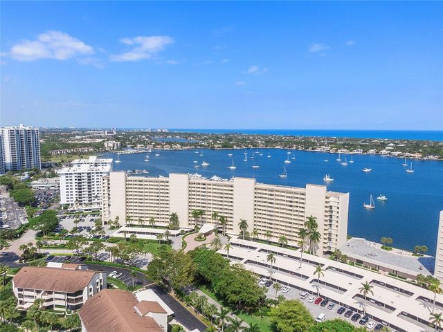 136 Lakeshore Drive T10, North Palm Beach, FL 33408