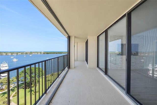 136 Lakeshore Drive T10, North Palm Beach, FL 33408