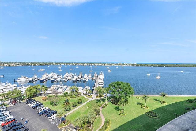 136 Lakeshore Drive T10, North Palm Beach, FL 33408