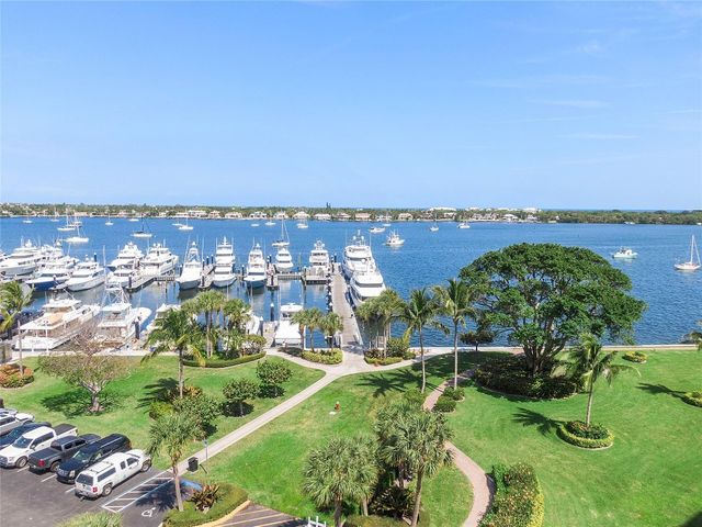 136 Lakeshore Drive T10, North Palm Beach, FL 33408