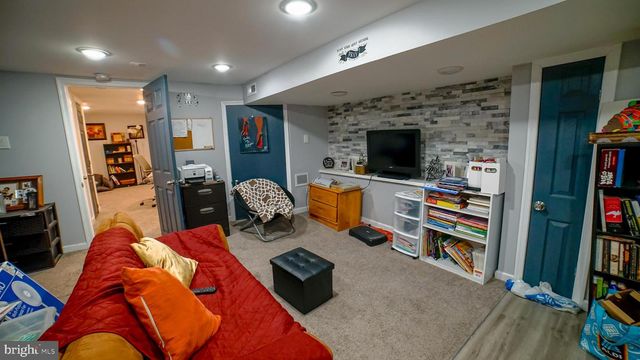 5635 N 10TH ST, Philadelphia, PA 19141