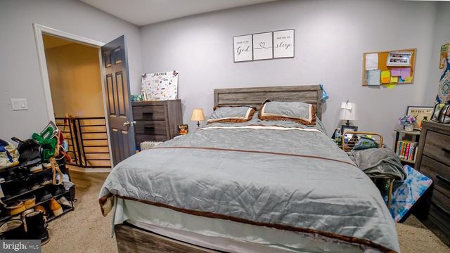 5635 N 10TH ST, Philadelphia, PA 19141