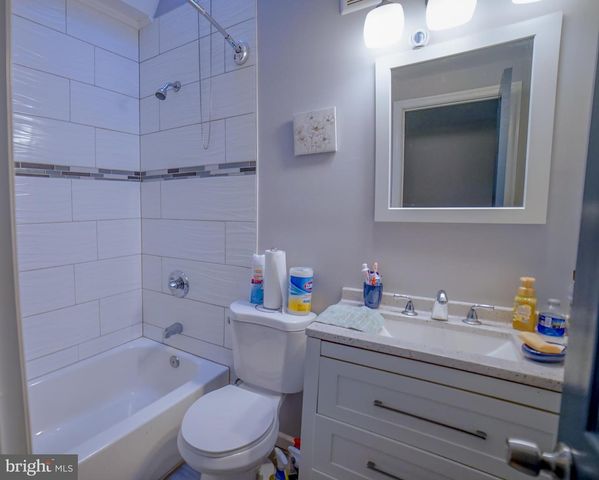 5635 N 10TH ST, Philadelphia, PA 19141