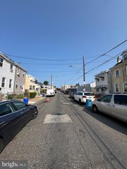 2021 PLUM ST, Philadelphia, PA 19124
