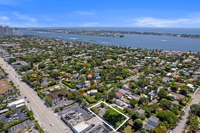 330 Marlborough Place, West Palm Beach, FL 33405