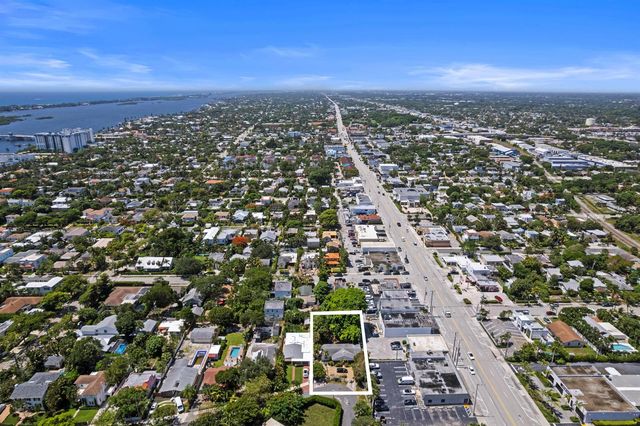 330 Marlborough Place, West Palm Beach, FL 33405