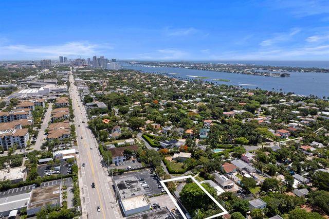 330 Marlborough Place, West Palm Beach, FL 33405