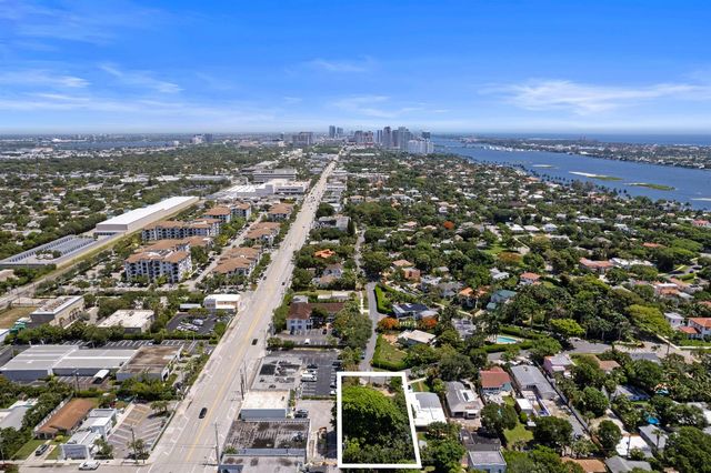 330 Marlborough Place, West Palm Beach, FL 33405
