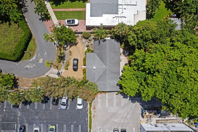 330 Marlborough Place, West Palm Beach, FL 33405