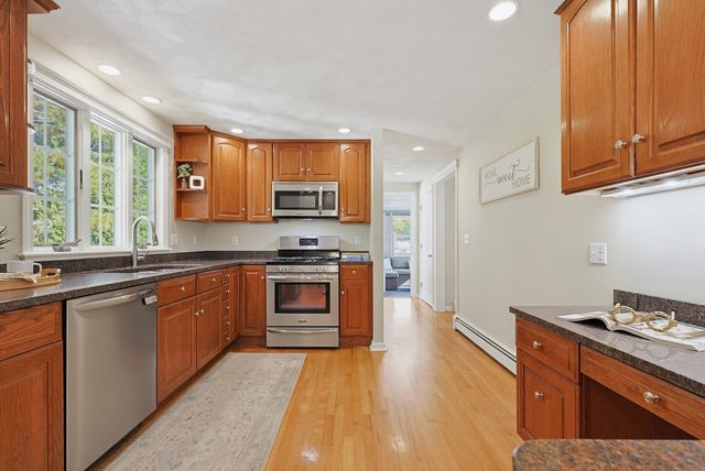 15 Calvin Rd, North Attleboro, MA 02760
