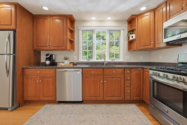 15 Calvin Rd, North Attleboro, MA 02760