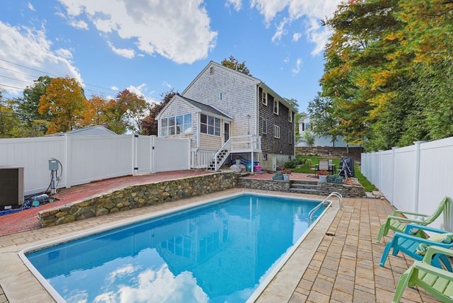 15 Calvin Rd, North Attleboro, MA 02760