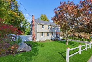 15 Calvin Rd, North Attleboro, MA 02760