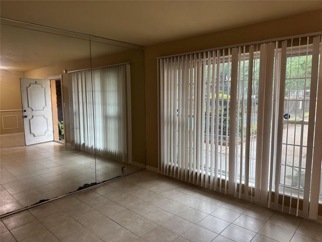 5353 Richmond Avenue 4, Houston, TX 77056