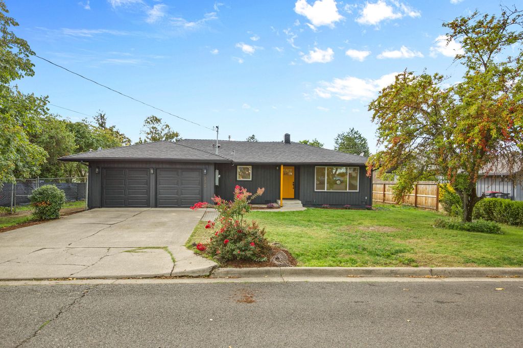 872 Morrison Avenue, Medford, OR 97504