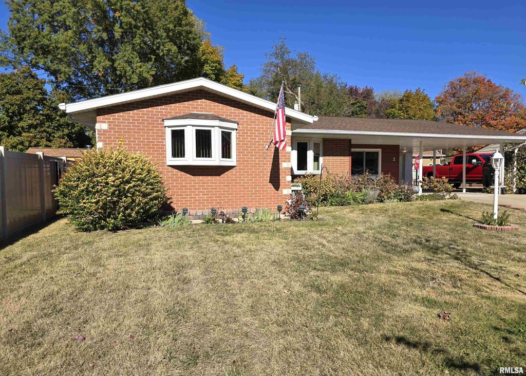 2 ROSE Court, Pekin, IL 61554