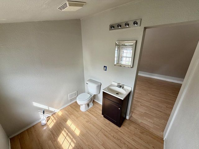 3633 E Martin AVENUE, Cudahy, WI 53110