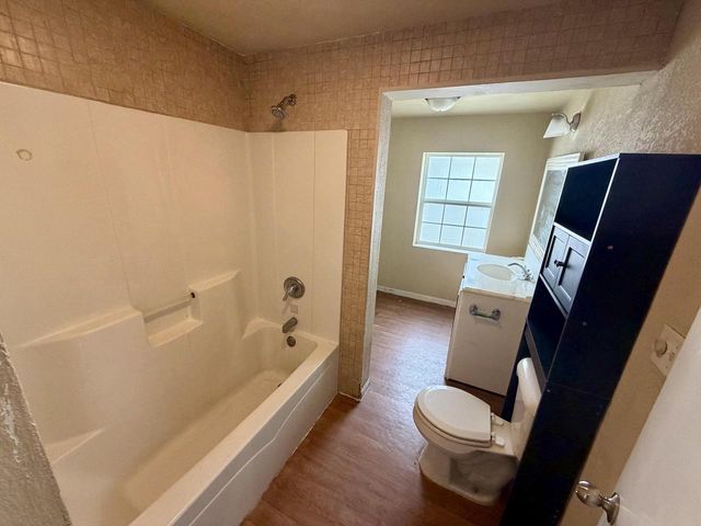 3633 E Martin AVENUE, Cudahy, WI 53110