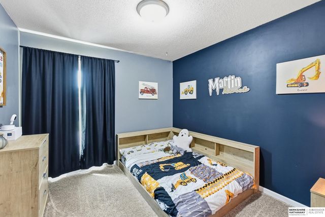 4917 N 106th Street, Omaha, NE 68134