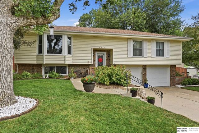 4917 N 106th Street, Omaha, NE 68134