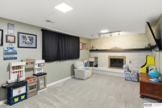4917 N 106th Street, Omaha, NE 68134