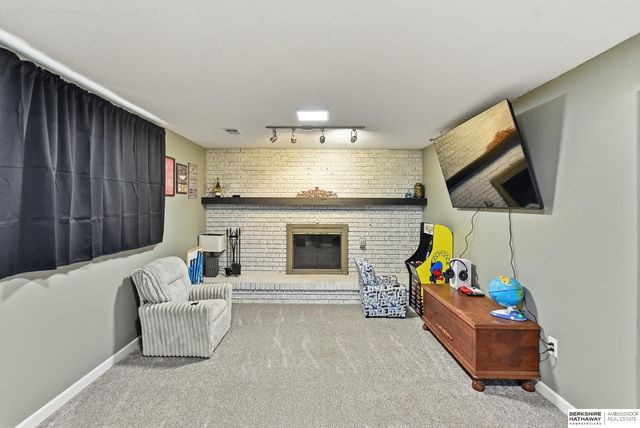 4917 N 106th Street, Omaha, NE 68134