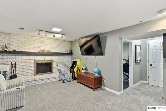 4917 N 106th Street, Omaha, NE 68134