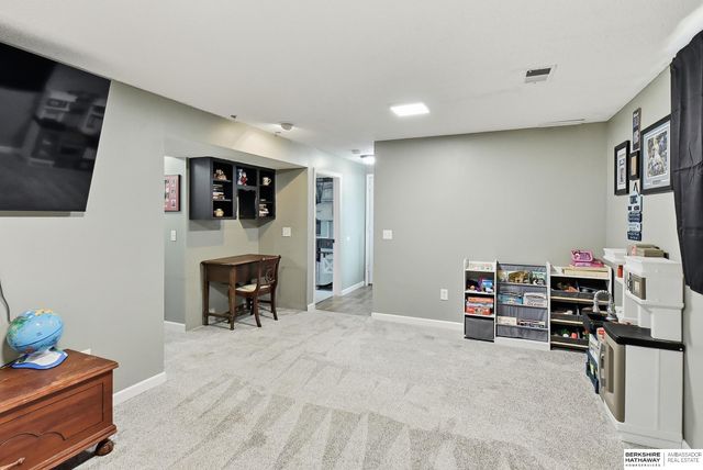 4917 N 106th Street, Omaha, NE 68134