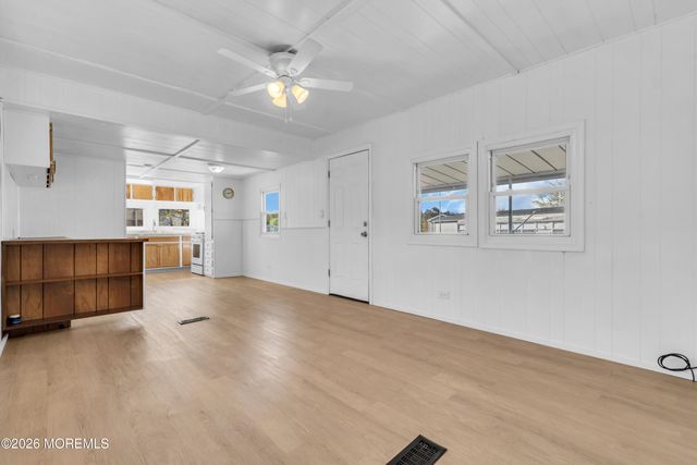 845 Anvil Way, Toms River, NJ 08755
