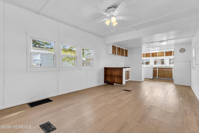 845 Anvil Way, Toms River, NJ 08755