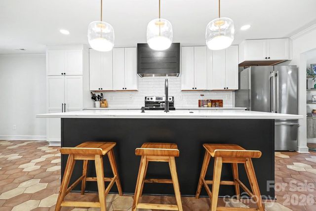 1333 Cortland Road E, Charlotte, NC 28209