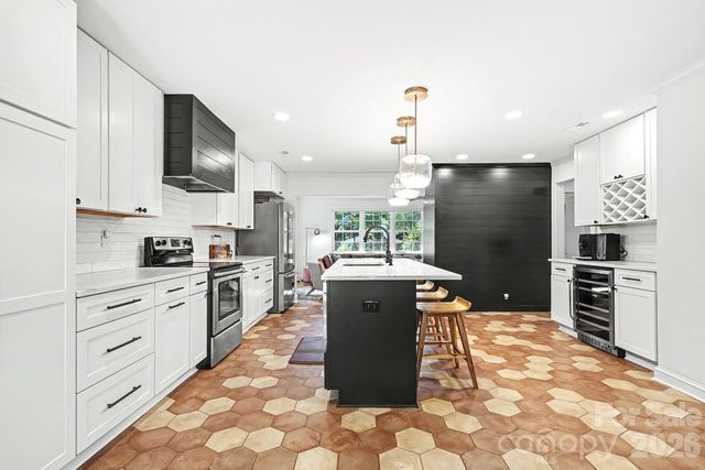 1333 Cortland Road E, Charlotte, NC 28209