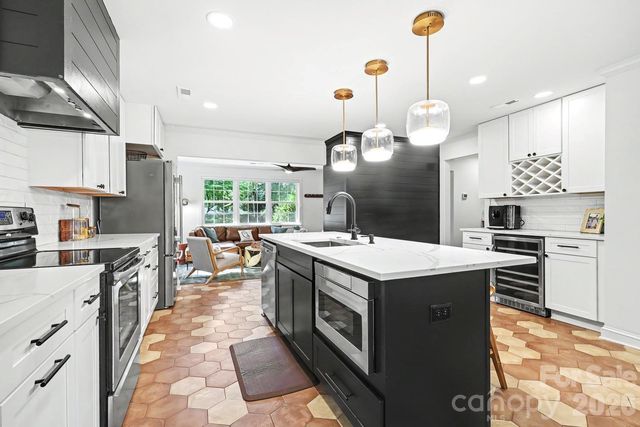 1333 Cortland Road E, Charlotte, NC 28209