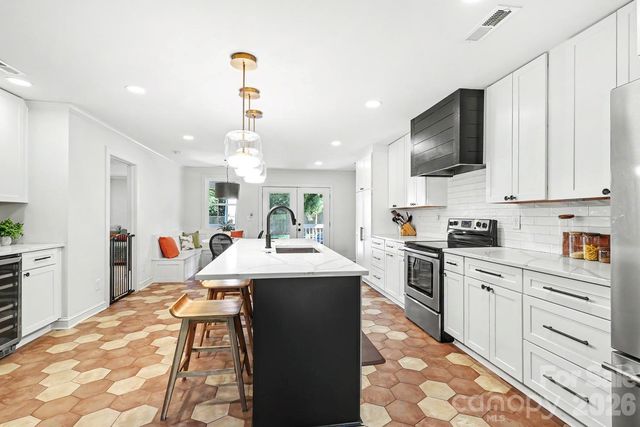 1333 Cortland Road E, Charlotte, NC 28209