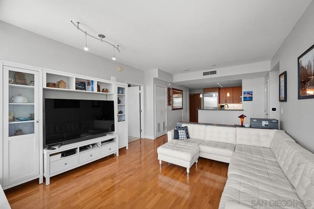 325 7th Avenue 1102, San Diego, CA 92101