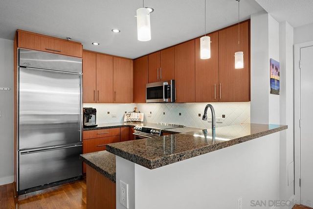 325 7th Avenue 1102, San Diego, CA 92101