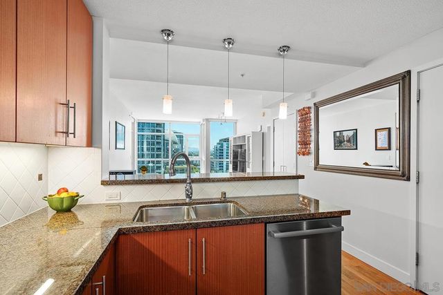 325 7th Avenue 1102, San Diego, CA 92101