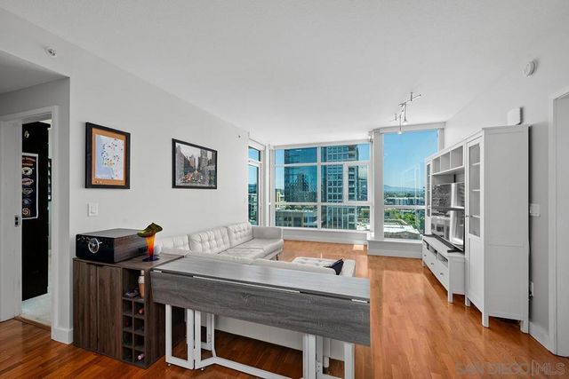 325 7th Avenue 1102, San Diego, CA 92101