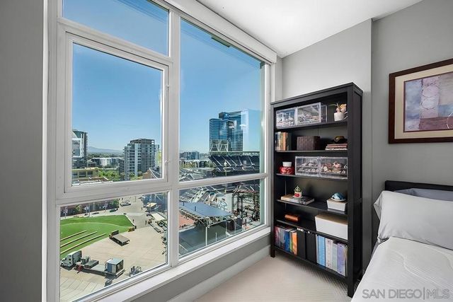 325 7th Avenue 1102, San Diego, CA 92101