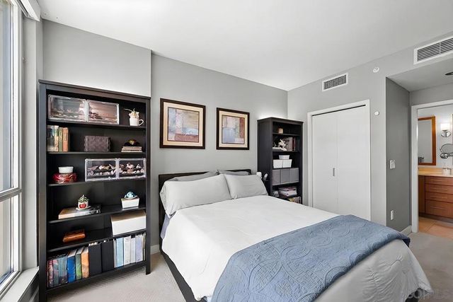 325 7th Avenue 1102, San Diego, CA 92101