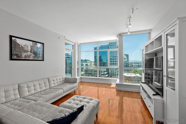 325 7th Avenue 1102, San Diego, CA 92101