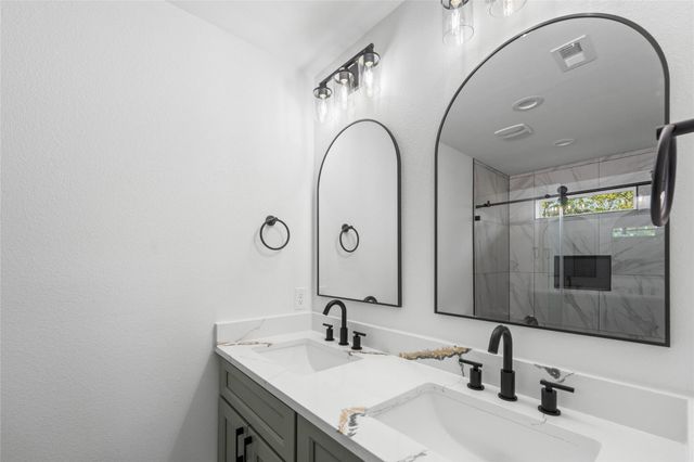 514 W Wilkins Street, Brenham, TX 77833