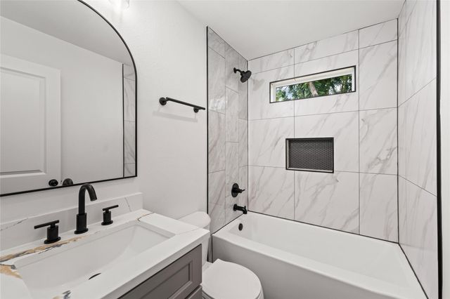 514 W Wilkins Street, Brenham, TX 77833
