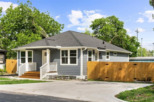 514 W Wilkins Street, Brenham, TX 77833