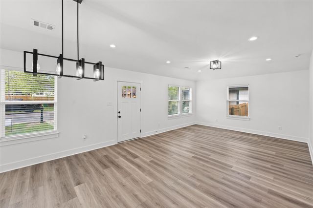 514 W Wilkins Street, Brenham, TX 77833