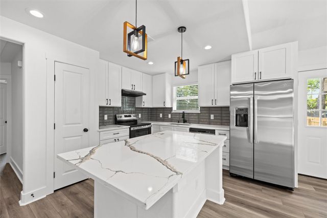 514 W Wilkins Street, Brenham, TX 77833